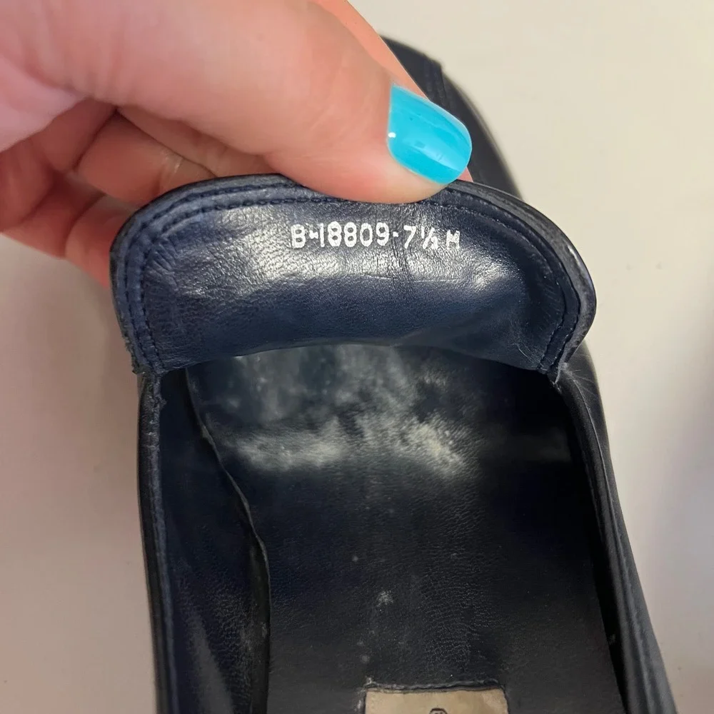 Vero Studio Womens Navy‎ Blue Leather Square Toe Block Heel Loafers Size 7.5 M